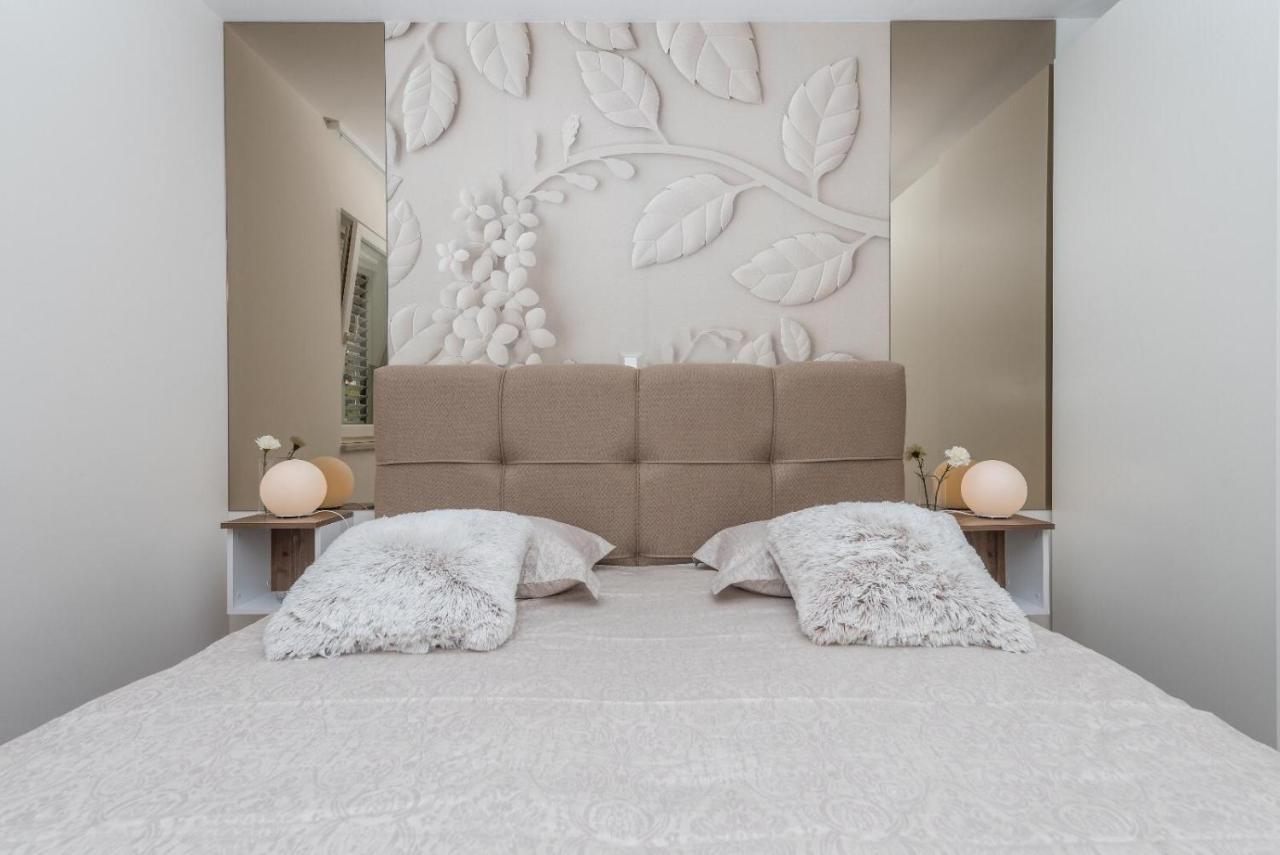 Chic Apartment Zoja Near Beach With Free Parking Makarska Exterior foto