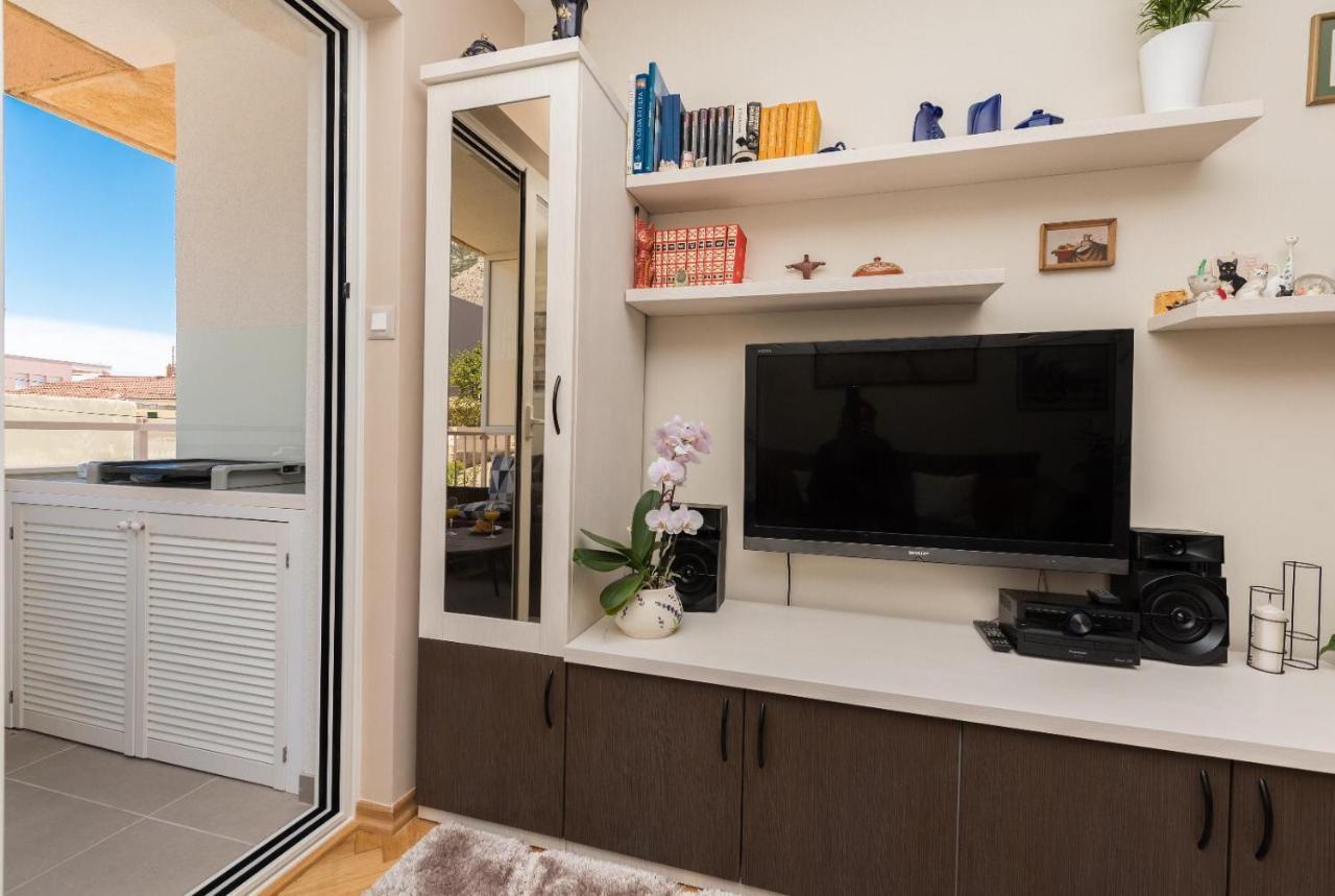Chic Apartment Zoja Near Beach With Free Parking Makarska Exterior foto